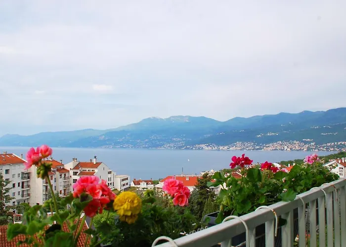 Apartment Rijeka With Sea View