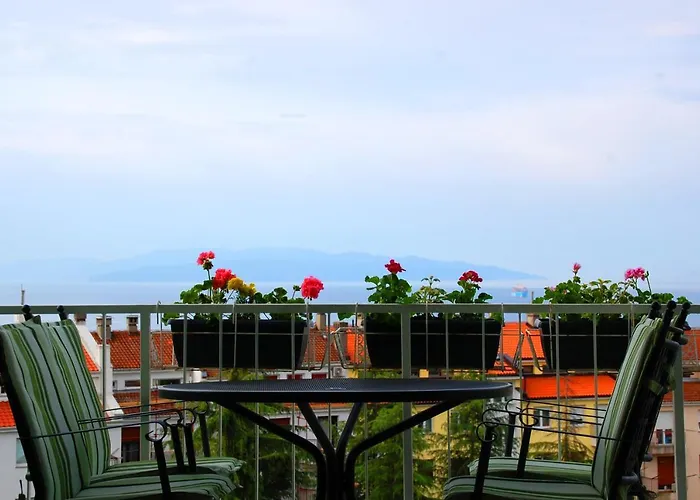 Apartment Rijeka With Sea View