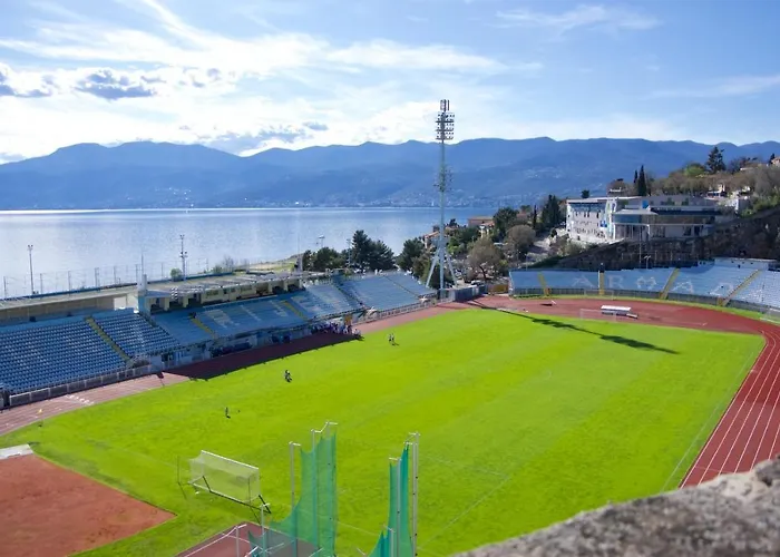 Apartment Rijeka With Sea View