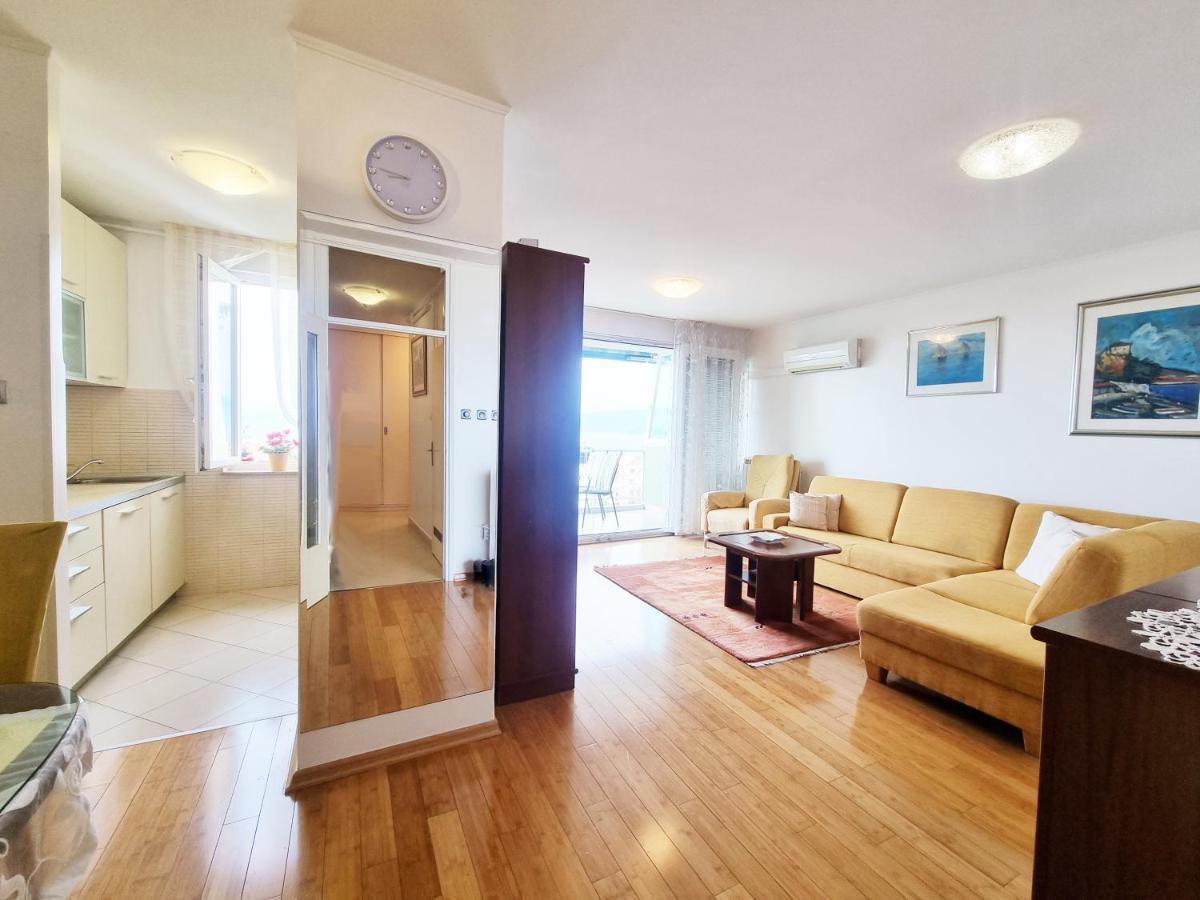 With Sea View Apartment *